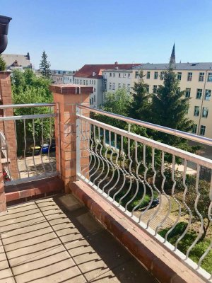 2-Zimmer Dachgeschoss-Wohnung mit EBK und Balkon