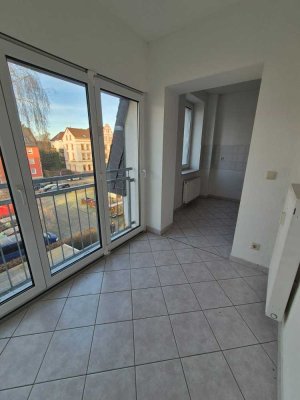 Ruhige 3 Raum Wohnung mit Wintergarten