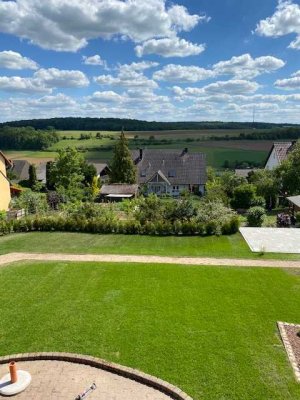 Freundliche und modernisierte 3,5-Raum-DG-Wohnung in Altertheim