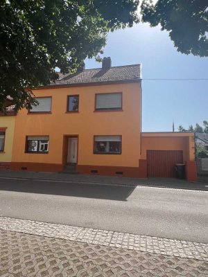 Teilvermietetes 2-Familienhaus mit Ausbaupotential in Randlage von Neunkirchen/Saar zu verkaufen