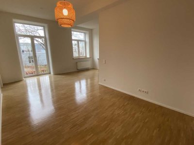 Zietenterrassen: Hochwertige, lichtdurchflutete 2 - Zimmerwohnung