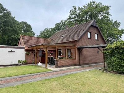 Modernisierungsbedürftiges Einfamilienhaus im Herzen von Hude.