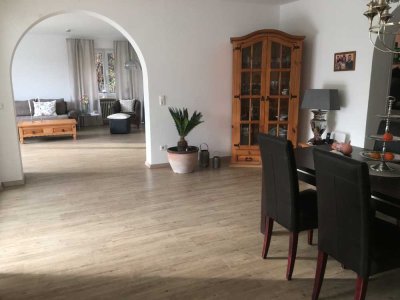 Wunderschöne und helle Wohnung mit uneinsehbarem Südgarten in Tutzing