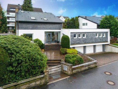 Leverkusen-Lützenkirchen: 
Exklusives Ein-/Zweifamilienhaus mit Büro/Einliegerwohnung in Top-Lage