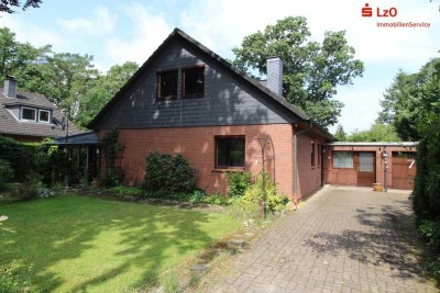 Einfamilienhaus mit Wintergarten auf großem Grundstück