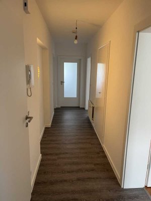 Frisch sanierte EG-Wohnung 104 qm Warburg-Hüffert