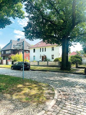 Altbauvilla als Zweifamilienhaus mit Bungalow-Anbau in gefragter Lage