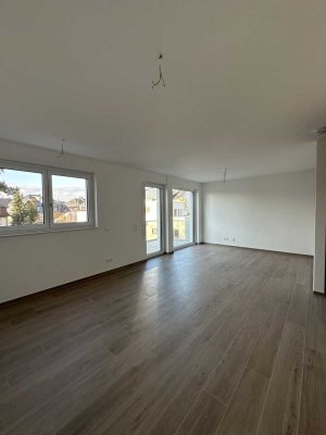 Neubau-Erstbezug: Helle 3-Zimmer-Wohnung mit zwei Balkonen in Frankfurt