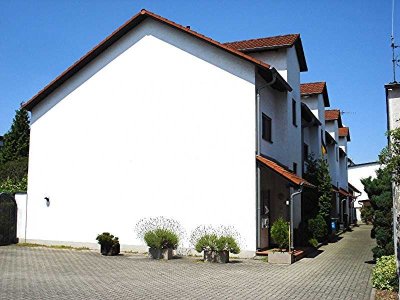 Großzügiges Reihenhaus mit Garage und Garten in ruhiger Seitenstraße!