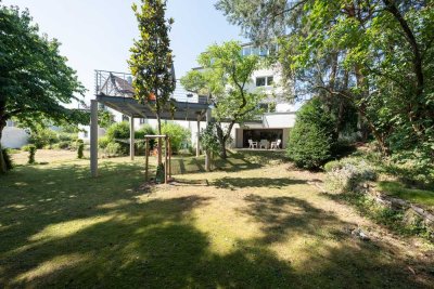 Freistehendes Einfamilienhaus mit traumhaftem Weitblick und idyllischem Südgarten