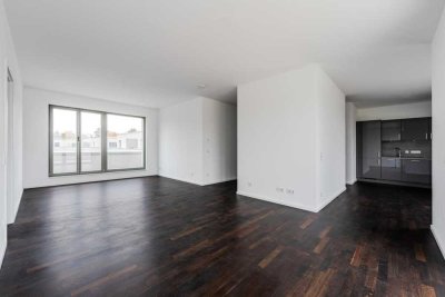 Bezugsfrei 4-Zimmer Dachgeschoss-Wohnung, 4. OG, 128,69 m²,  EBK, Tiefgarage, Fahrstuhl, Kladow