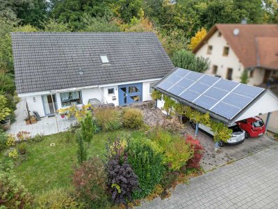 Viel Platz für die ganze Familie! Neuwertiges Haus mit schönem Garten und Carport