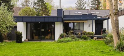 Familienparadies in Traumlage: Moderner Bungalow in Hochzoll Süd mit direktem Zugang zum Kuhsee