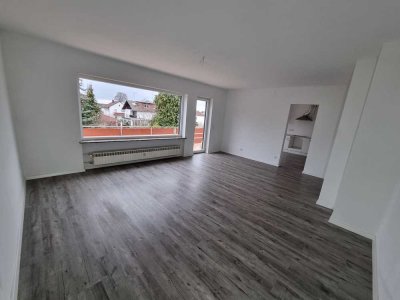 Helle 4-Zimmer-Wohnung mit 110 m², Tageslichtbad, Badewanne, Gäste-WC und Balkon