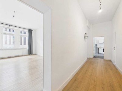 Helle Altbauwohnung mit gutem Schnitt in zentraler Lage!