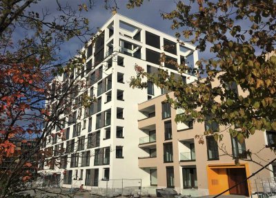 Neuwertige, helle 2 ZKB mit moderner EBK und Balkon in Neupasing, München