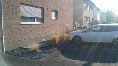 Sehr gepflegtes und vollständig möbliertes Apartment wartet auf SIE ! Sofort bezugsbereit!