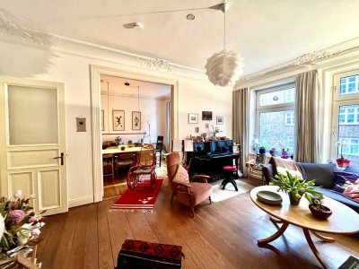 Stilvolle 4-Zimmer-Altbauwohnung im 1. OG mit Balkon in Altona Nord
