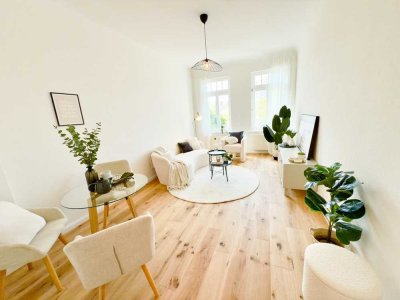 Bezugsfrei - Herrlicher Altbau mit Balkon ins Grüne - frisch renoviert