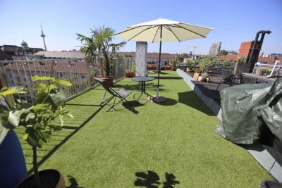 Ganz Besonders: Wohnen in Bestlage  im Jahrhundertwendehaus mit Traum-Dachterrasse