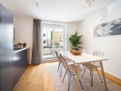 Neubau trifft Beständigkeit – Umfangreich modernisierte 2-Zimmer-Wohnung