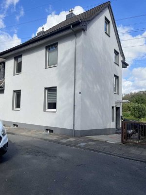 Geräumiges 6-Zimmer Reihenhaus in Duisburg-Süden