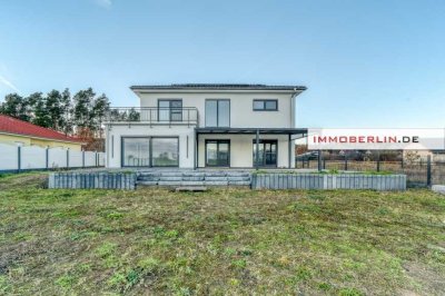 IMMOBERLIN.DE - Toplage für den Weitblick! Exquisites Energieeffizienzhaus in neuwertigem Zustand
