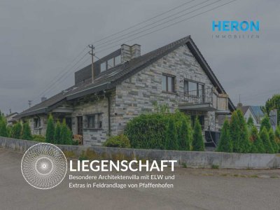 LIEGENSCHAFT - Besondere Architektenvilla mit ELW und Extras in Feldrandlage von Pfaffenhofen
