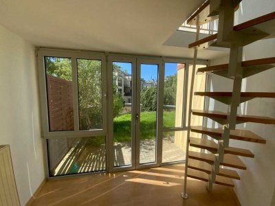 Zugang ebenerdig mit Terasse und Loggia
