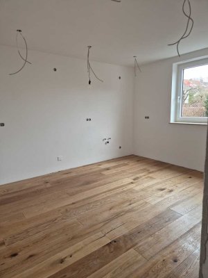 Kernsaniertes Reihenmittelhaus mit 5,5 Zimmern in Augsburg Spickel Herrenbach