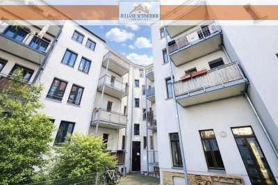 Sehr gut vermietete 2-Raum-Wohnung mit Balkon, EBK & Tageslichtbad in zentraler Lage