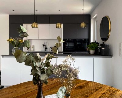 Gehobene 3-Zimmer-Penthouse-Wohnung mit Terrasse und EBK mit idealer Verkehrsanbindung