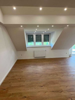 Kernsanierte 2-ZKB Dachgeschosswohnung in Wirges