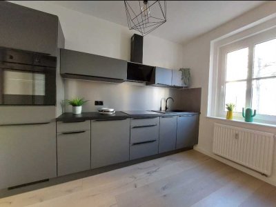 Frisch renovierte 3-Raum Wohnung mit neuer Einbauküche und Balkon