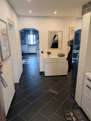 Privatverkauf - Exklusive 3-Zimmer-Wohnung mit gehobener Innenausstattung mit Einbauküche