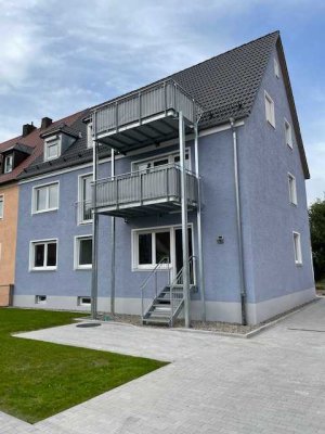 Komplett neubauähnlich sanierte 4-Zimmer-Wohnung mit Terrasse und Garten in ruhiger Wohnlage