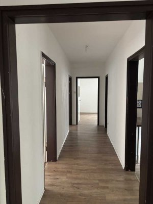 Geräumige Etagenwohnung am Schillerplatz mit Potential