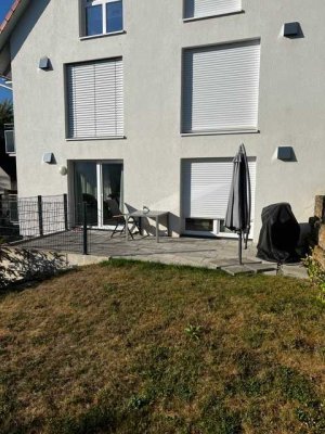 Sehr elegante, stadtnahe, lichtdurchflutete 2-Zimmer-Wohnung mit gr. Balkon, Terrasse u. 2 Stellpl.