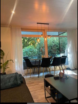 Exklusive 2-Zimmer-Hochparterre-Wohnung mit gehobener Innenausstattung mit Einbauküche in Bielefeld