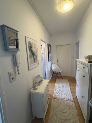 Möblierte Wohnung zur Untermiete in Berlin-Westend – mit freier Sicht auf den Teufelsberg