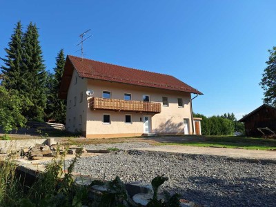 Renoviert und bezugsfertig: ehemaliges Bauernhaus in absolut ruhiger Lage Nähe Eging am See (3 km).