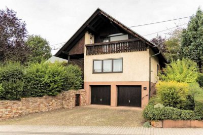 Geräumige, günstige 3-Raum-DG-Wohnung mit EBK in Idar-Oberstein