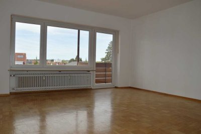 *Gilching - Sehr helle 4-Zimmer-Wohnung mit Balkon
