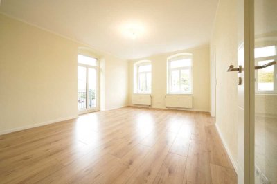 Sonnige 2-RW im 1.OG* Balkon* EBK* moderne Möblierung* Bad mit Wanne* grüne & zentrale Lage* Top*