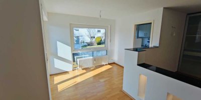 Erstbezug nach Sanierung mit Balkon und EBK: Stilvolle 1,5-Zimmer-Wohnung PROVISIONSFREI