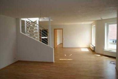 *** Sonnige Maisonette-Wohnung mit privater Dachterrasse am Sedanplatz