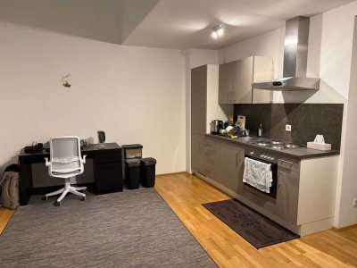 Wunderschöne 1,5-Zimmer Maisonette-Wohnung im 1. OG mit Balkon in Regensburg-Ostenviertel