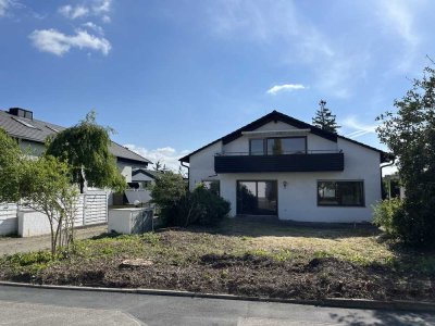 Großzügiges Grundstück mit EFH in bevorzugter Ortsrandlage (Sackgasse)  und genehm. Bauvoranfrage
