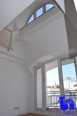 Architektonisch reizvolle, frisch renovierte Maisonettewohnung mitten in Reutlingen