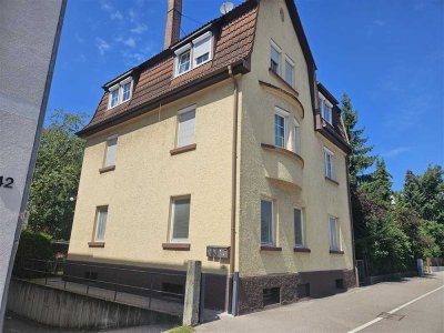 EG-Wohnung in 3-Fam.-Haus in sehr zentraler Lage zum Sanieren